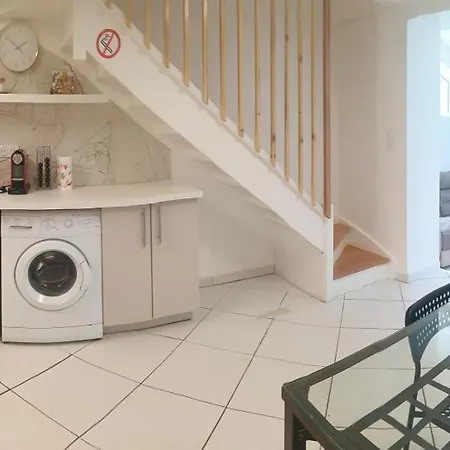 Maison Cosy Pour 4 A 5 Personnes 10mns Des Plages Holiday home Sanary-sur-Mer